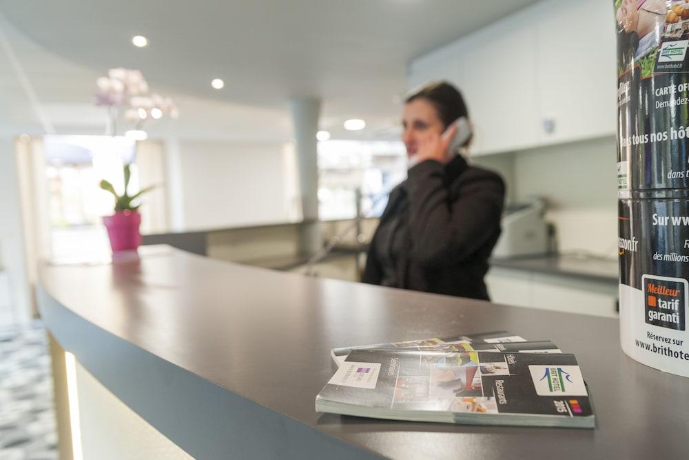 Brit Hotel Macon Centre Gare Екстериор снимка