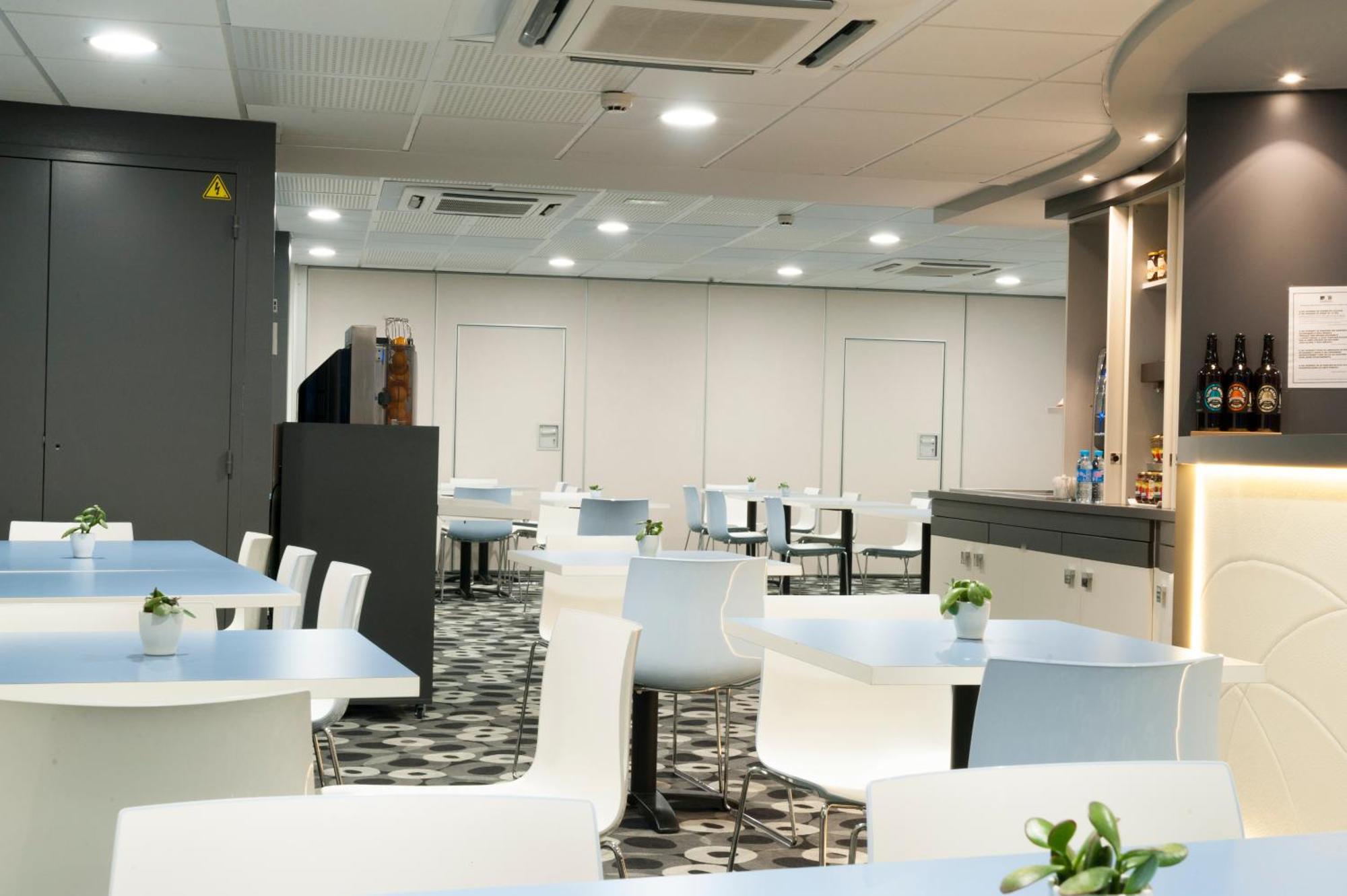 Brit Hotel Macon Centre Gare Екстериор снимка