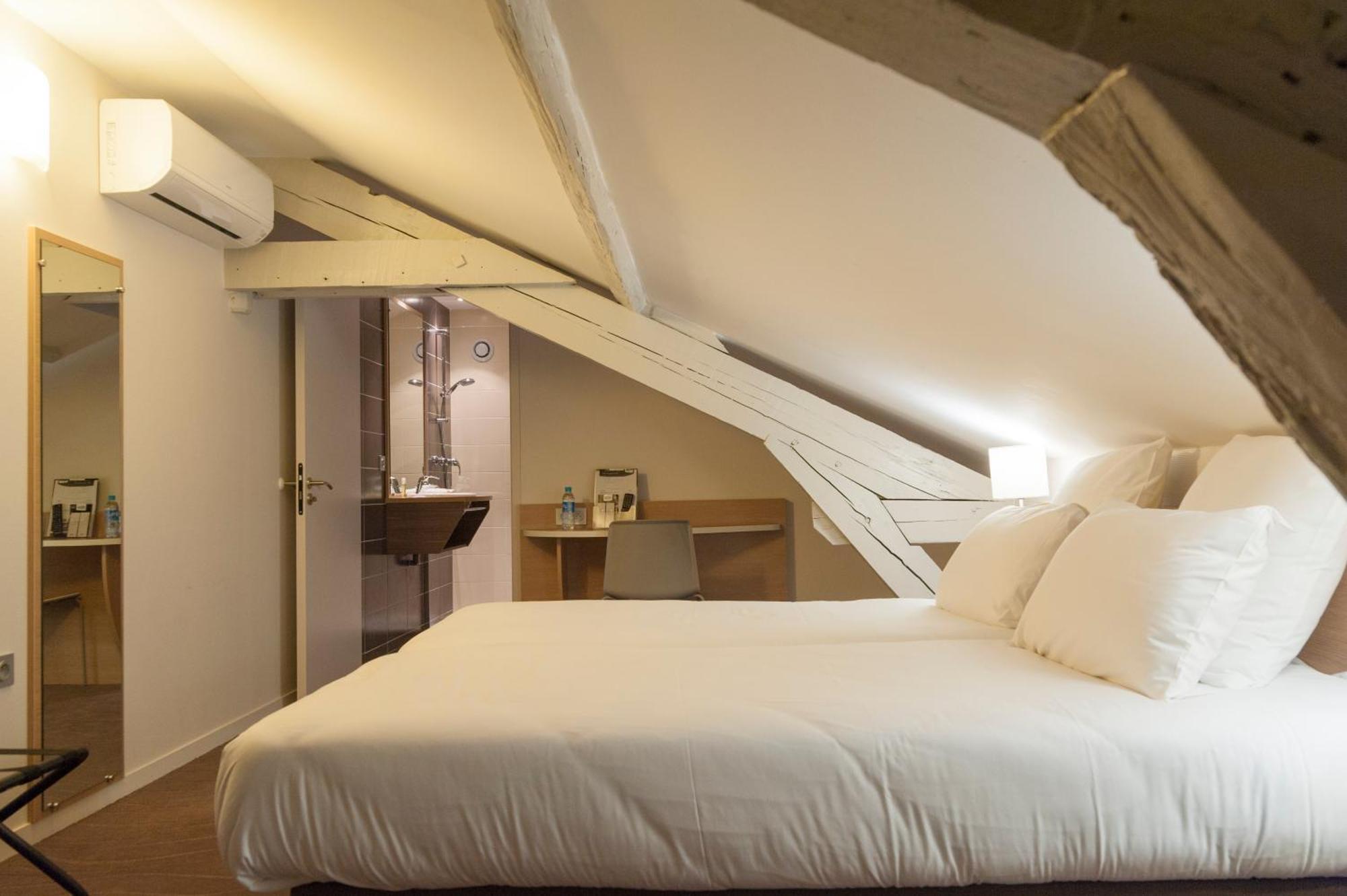 Brit Hotel Macon Centre Gare Екстериор снимка