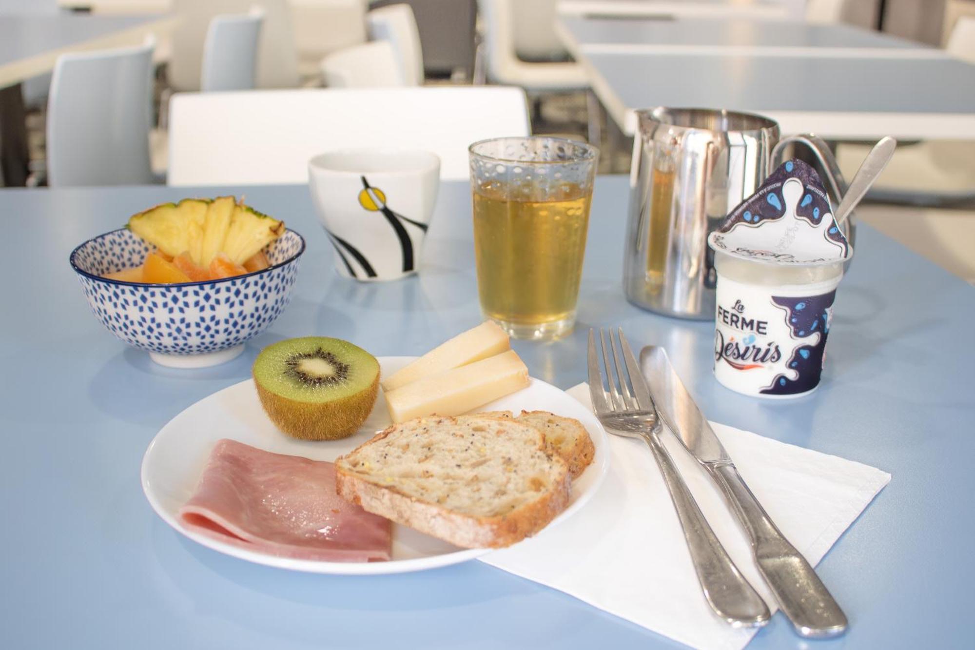 Brit Hotel Macon Centre Gare Екстериор снимка