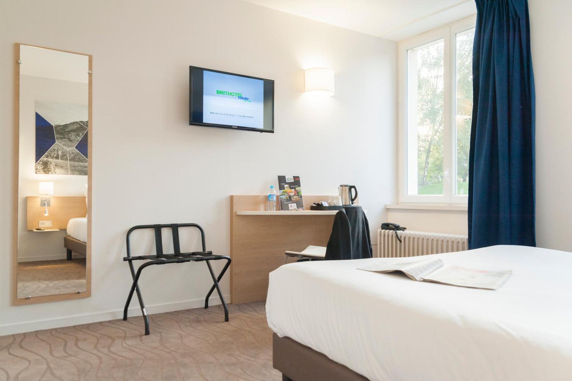 Brit Hotel Macon Centre Gare Екстериор снимка